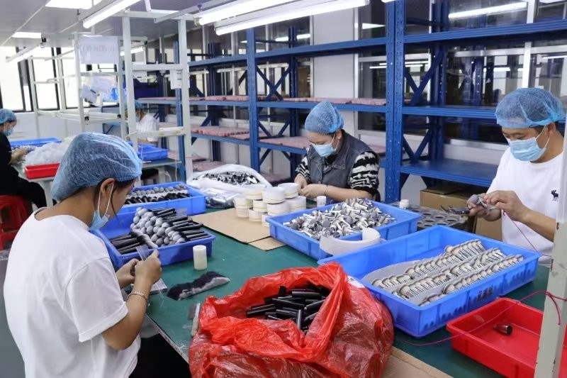 Makeup brush assembly